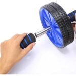 ⁦عجلة تمارين البطن (Ab Roller) لتشكيل الجسم والبطن⁩ - الصورة ⁦5⁩