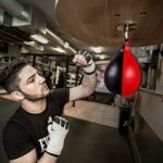 ⁦جهاز كرة السرعة للملاكمة والكيك بوكسنج، كرة الملاكمة الجلدية سرعة معلقة رولى ركل حقيبة رمل مع مضخة هوائية، عدة تدريب للياقة البدنية أو التدريب الرياضي⁩ - الصورة ⁦11⁩