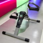 ⁦بدال ارضي دواسة لياقة بدنية قابلة للطي مع شاشة LCD، دراجة تمارين صغيرة قابلة للطي تحت المكتب، جهاز محمول لدورة اليد للقدم أثناء الجلوس⁩ - الصورة ⁦14⁩