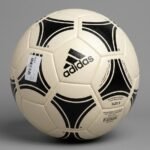 كرة قدم مقاس 5 ، من أديداس تانجو جلايدر (adidas Tango Glider)
