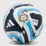 كرة قدم مقاس 5 ، من ماركة أديداس (Adidas) بتصميم مميز لكأس العالم للأندية (FIFA Club World Cup)