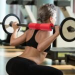 ⁦وسادة البار (Barbell Pad) ( مستورد )، وسادة رفع أثقال أوليمبي، إسفنجية 3 سم لتمارين القرفصاء ورفع الأثقال (منتج عالي الجودة)⁩ - الصورة ⁦2⁩