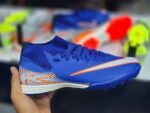 ⁦حذاء كرة قدم (ترتان/ستارز) برقبة عالية، من ماركة Nike للبالغين من الجنسين، أزرق⁩ - الصورة ⁦3⁩