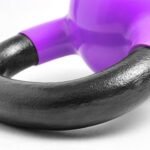 ⁦كرة Kettlebell كيتل بيل 6kg - مصنوعة من الحديد المصبوب عالي المتانة، ومغطاة بطبقة سميكة من الفينيل المطاطي لضمان السلامة والمتانة، مثالية⁩ - الصورة ⁦8⁩