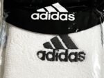 ⁦عراقة يد كبير، عصابات معصم ماصة للعرق من (Adidas)، للتنس وكرة القدم وكرة السلة والجري والرياضة والتمارين الرياضية – سوار معصم رياضي من قطن، (زوج واحد)، متعدد الالوان⁩ - الصورة ⁦4⁩